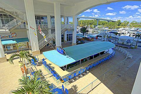 Wharf 812 Apartment