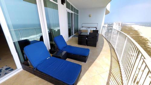 Turquoise Place C1504