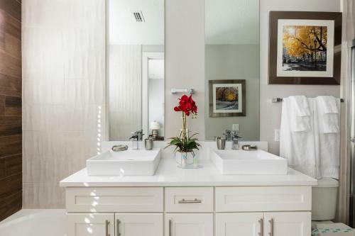 Summerville Resort By Columbia Management