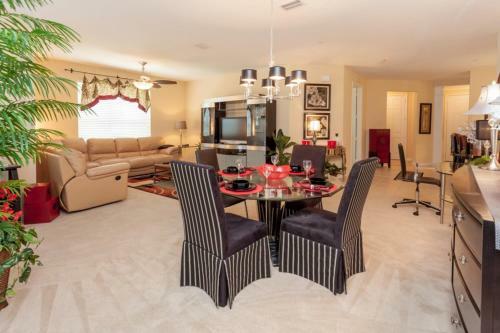 Shoreway Loop L 2003-three Bedroom Apartment