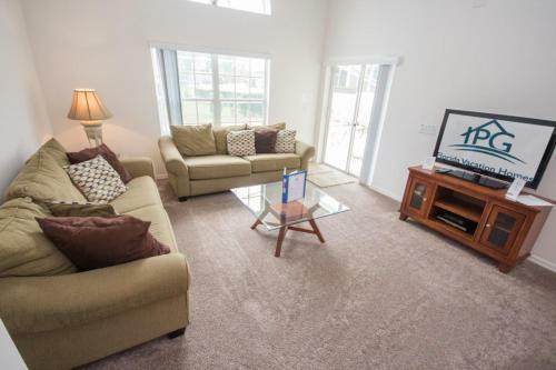 Karen's Rolling Hills Villa - Four Bedroom Home