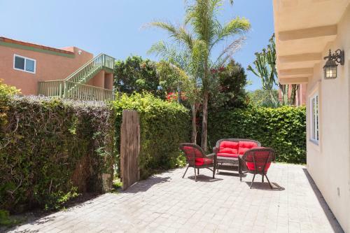 5430 R - 738647 - Mandalay Green Reef House