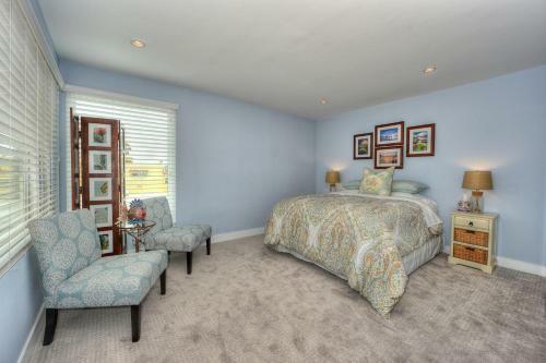 2402o - 875413 Modern Silverstrand Oasis