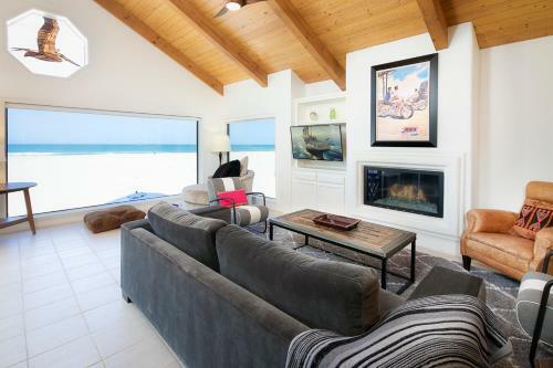 4025o - 728369 Beachfront Haven