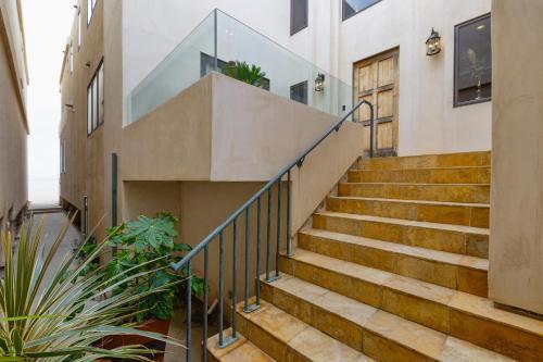 1417m - 1290467 Magnificent Mediterranean Home