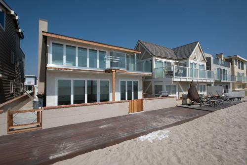 Ocean Front Brand New Modern Luxurious Beach House