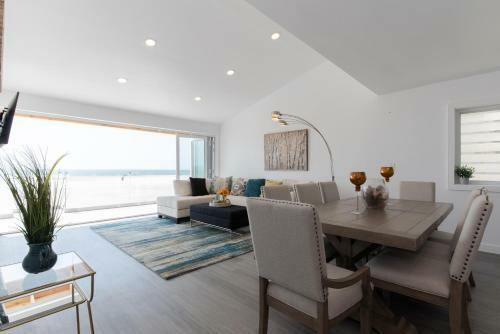 Ocean Front Brand New Modern Luxurious Beach House