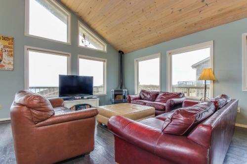 The Kiwanda Surf House
