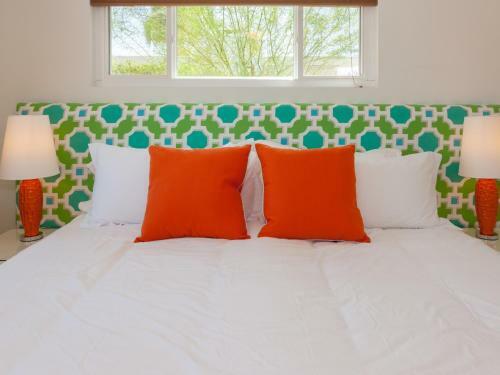 Club Retro In The Sun - 3 Bedroom