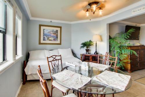 The Inn At St. Thomas Square #1208a