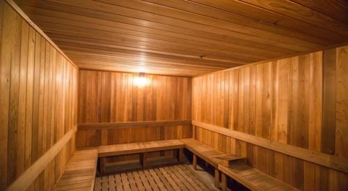 Boardwalk 2212 Studio