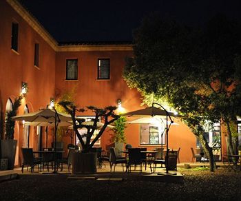 Disini Luxury Hotel