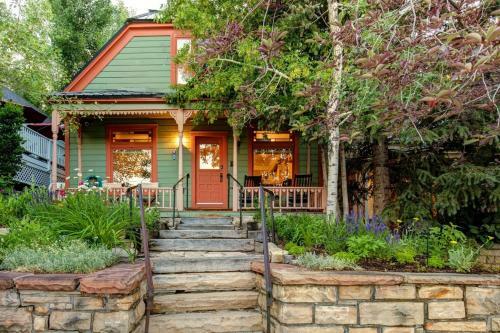Abode At Heirloom House