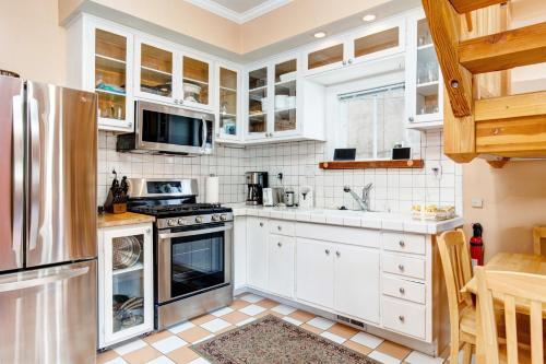 Ontario Park City Bungalow Cabin