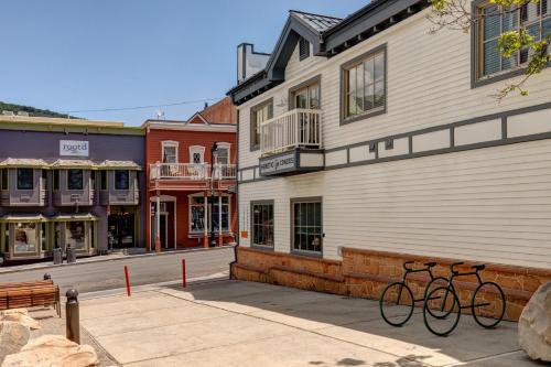 Apartamento Historic Charmer With Balcony On Main