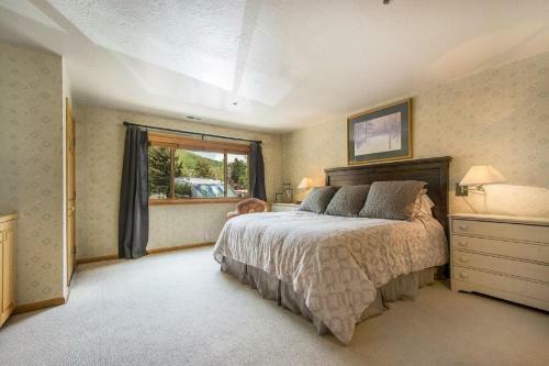 All Seasons 2 Bedroom Elk Ridge