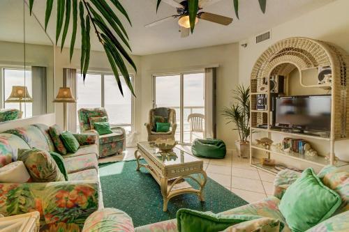 Beachy Beaut At Emerald Isle