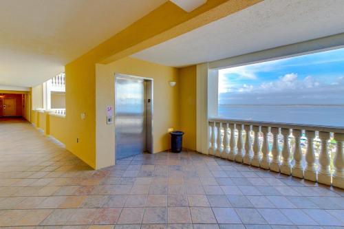 Beachy Beaut At Emerald Isle