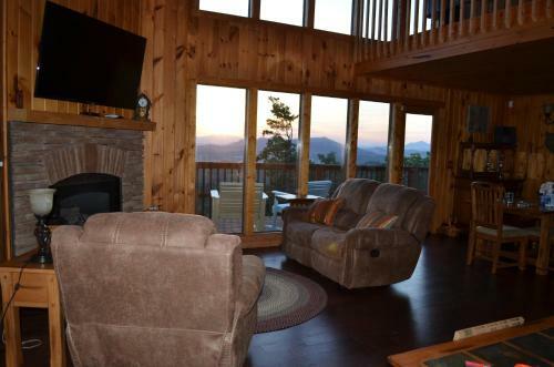 A Grand View From Above #225 - Two Bedroom Cabin