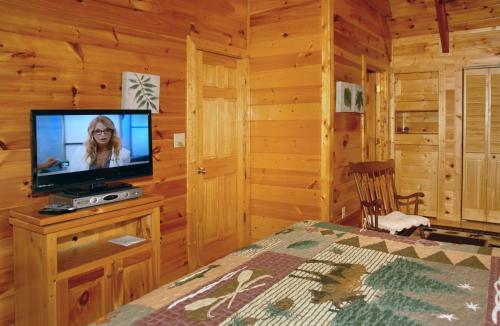Buddy Bear #249 - Two Bedroom Cabin