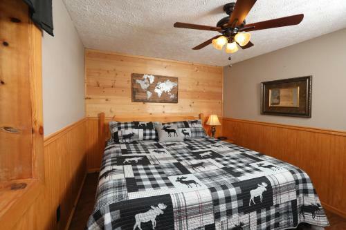 Just Hanging Out - Three Bedroom