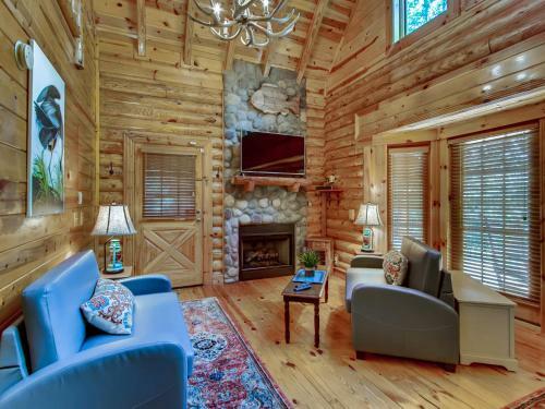 A River Adventure #4237 - Four Bedroom Cabin