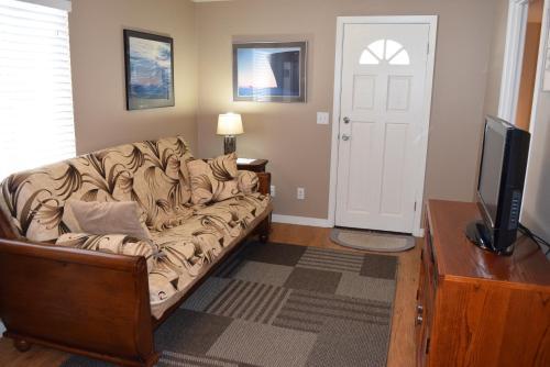 345 Hinds Two-bedroom Holiday Home
