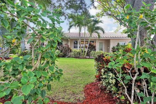 Affinity Robbins -five Bedroom Home
