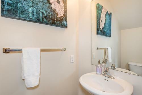 Santa Barbara Townhouse #1b