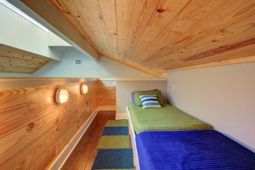 Cinnamon Shore- Seafare 251 Be