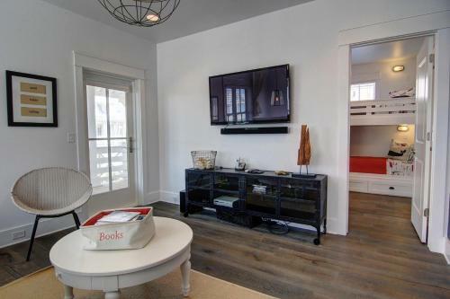 Cinnamon Shore- Lollygag 107 St