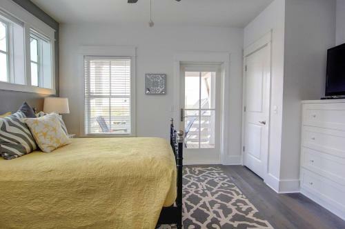 Cinnamon Shore- Lollygag 107 St