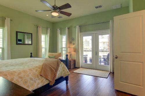 Cinnamon Shore- The Sunflower 163 Be