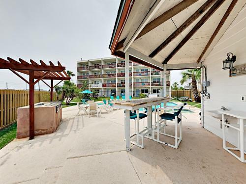 Apartamento 116 Sea Breeze - One Bedroom Condo