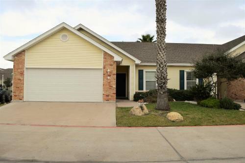 9th St Town House 601 - Two Bedroom Townhome
