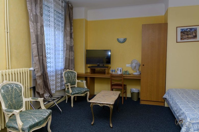 Hotel De La Cloche
