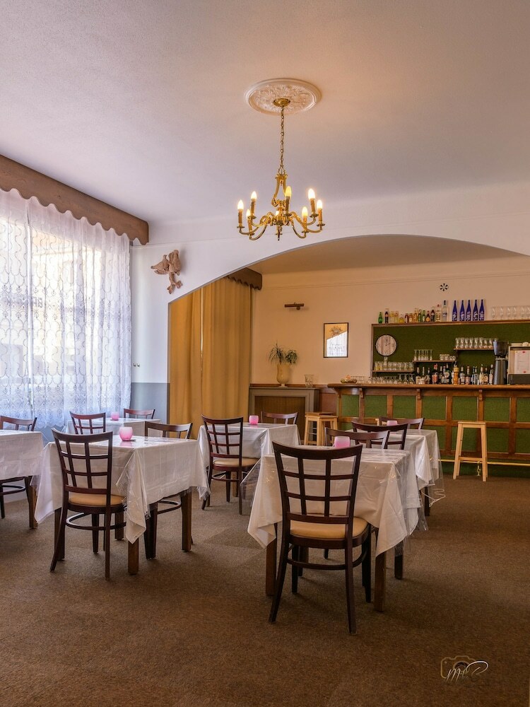 Hotel De La Cloche