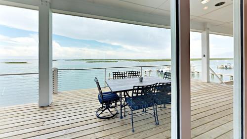 Bay Bay Blue Home