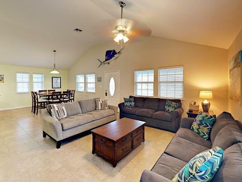 Doodle Digs - Three Bedroom Home