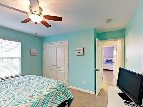 Doodle Digs - Three Bedroom Home