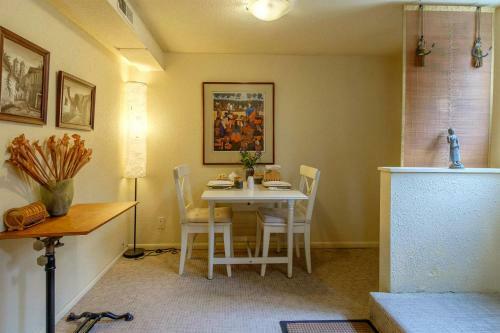 Hostal Everett Street Vacation Rentals