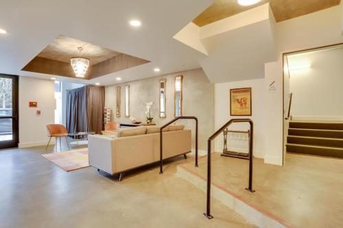 Dorian Apartments In Portland