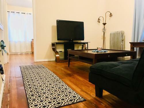 Apartamento Rare Find! Convenient 2 Br Home, By Train And Jfk