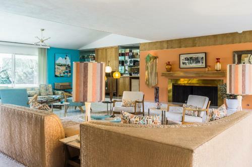 Time Capsule Rental