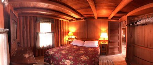 Hotel Bald Mountain Camps