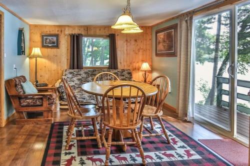 Cottage 2 - Hiller's Pine Haven