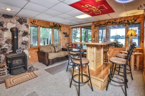 East Bay Hideaway-hiller Vacation Homes Home