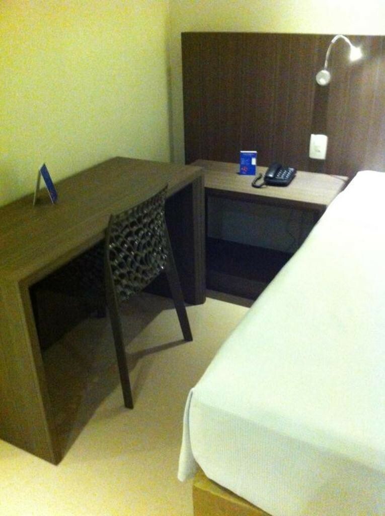 B Hotel
