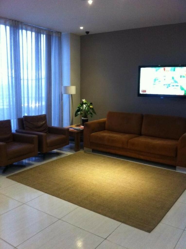 B Hotel