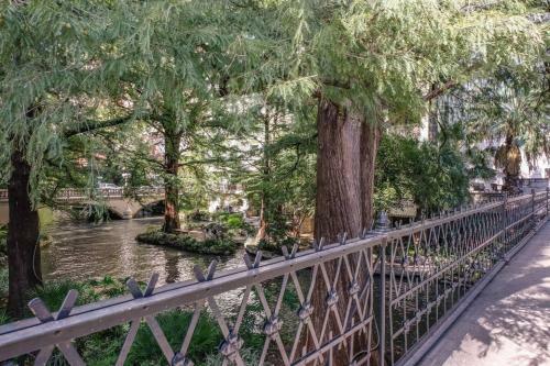 Apartamento Best Location Near Riverwalk! 1br Apt W/ Parking